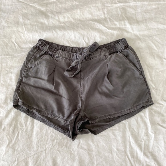 2/$40💜 CLOSET CLEAN OUT: Aerie relaxed shorts - Picture 1 of 6